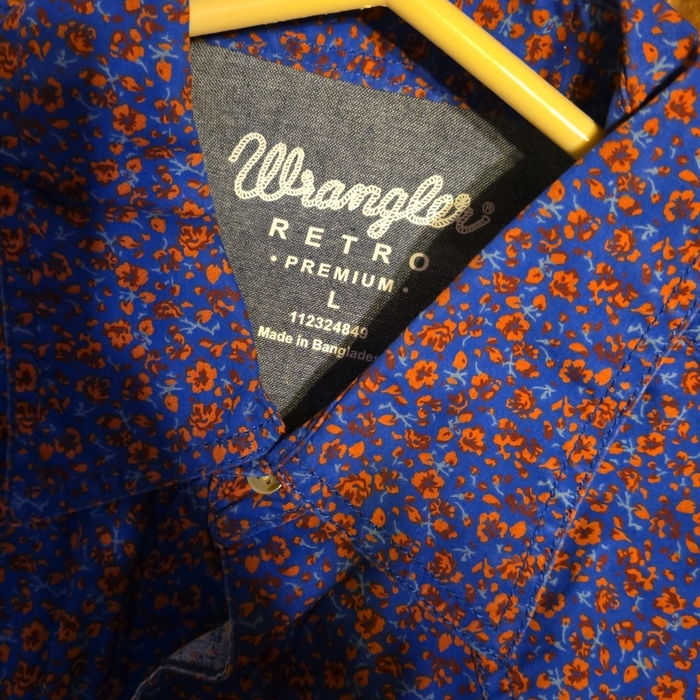 Wrangler Blue and Red Dress Shirt with Vintage Pattern
